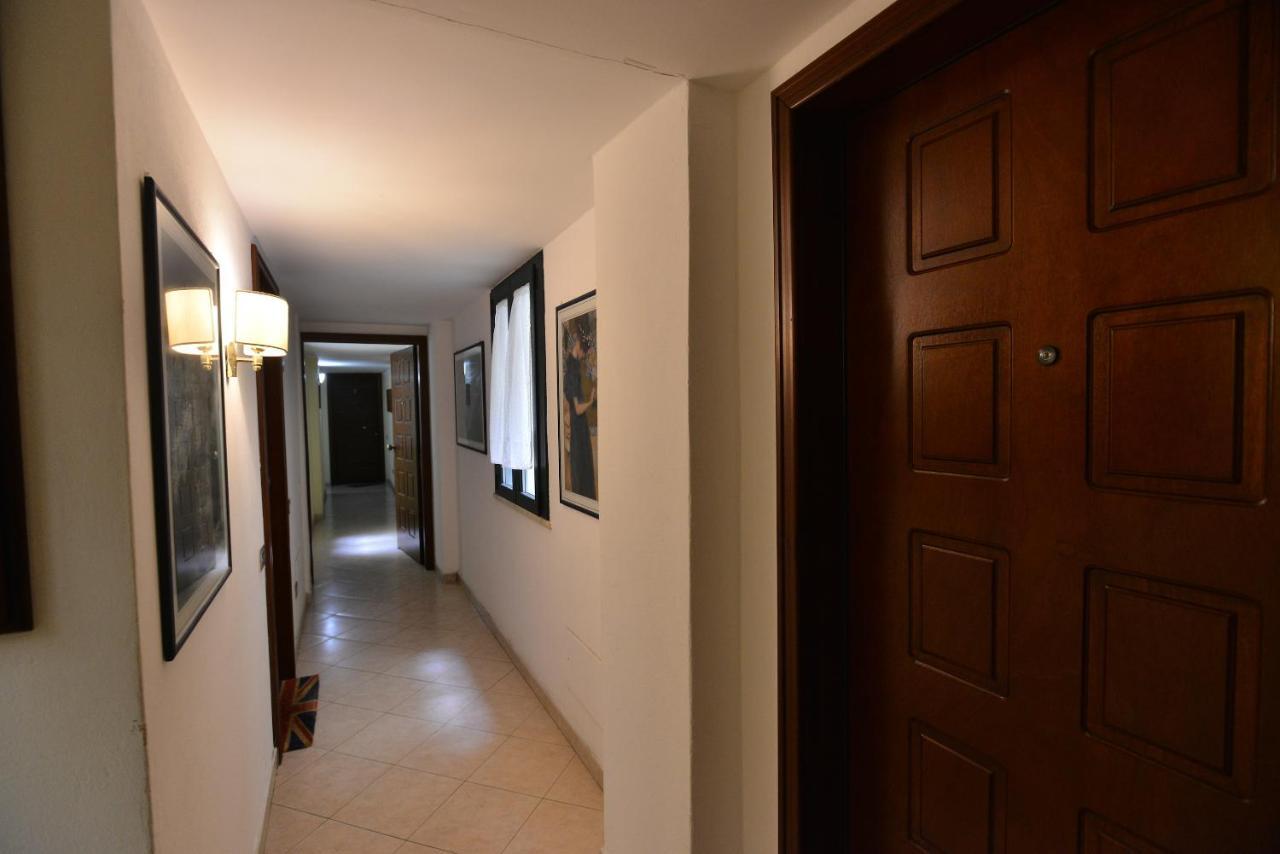 Izzhome City Center Cozy Cagliari Exterior foto
